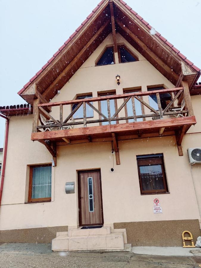 Casa Cu Balcon Apartment Brasov Luaran gambar